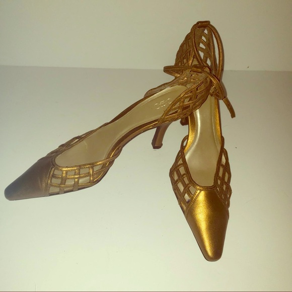 Cato Heel - Picture 1 of 4